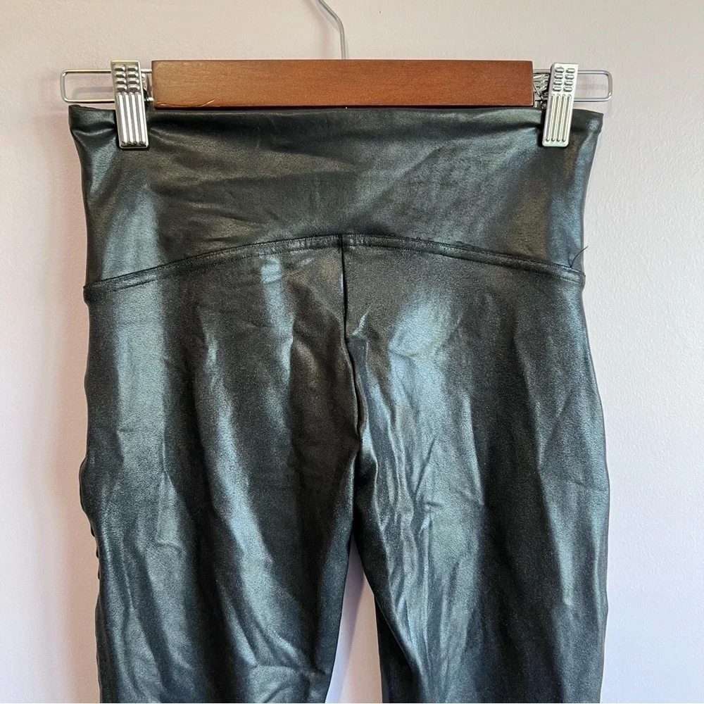 EUC SPANX FAUX LEATHER MOTO LEGGINGS BLACK SIZE MEDIUM